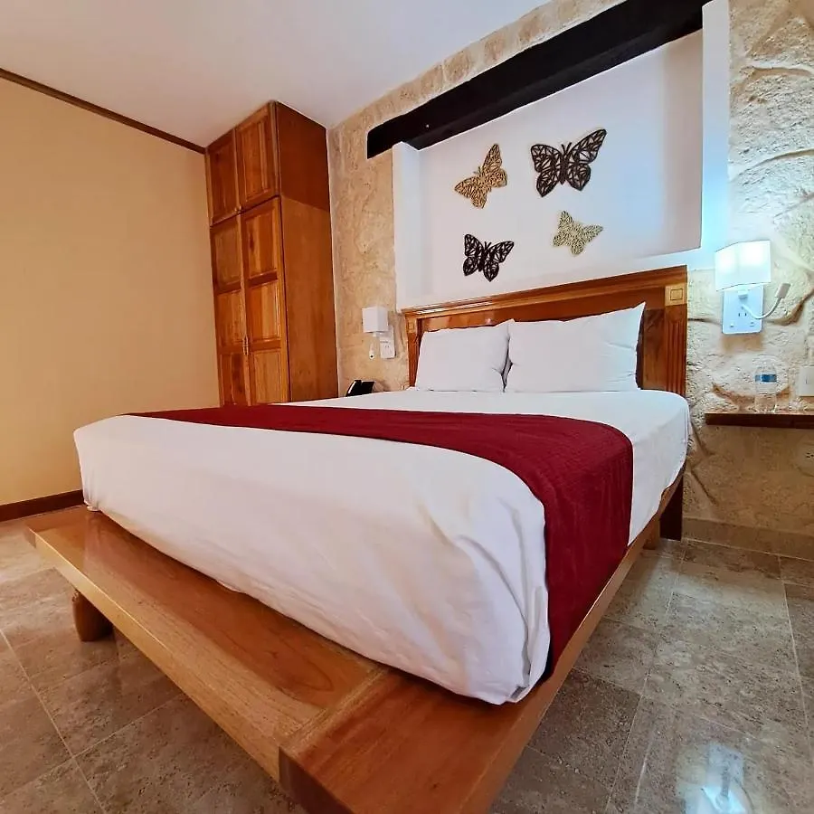 Cancun International Suites מלון